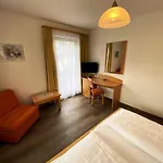 Frühstückspension Wellness-pension Jagahütt'n 4*
