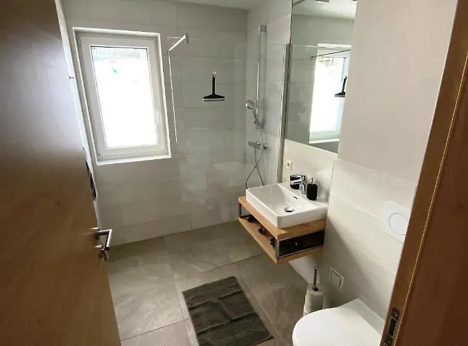 לינה וארוחת בוקר Wellness-pension Jagahuett'n שלאדמינג